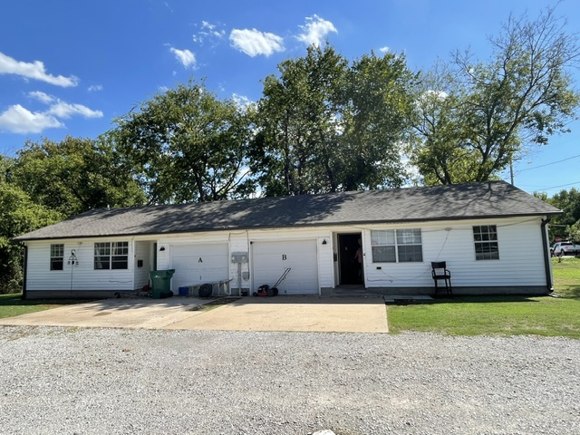 409 S Maple Street Property Photo 1