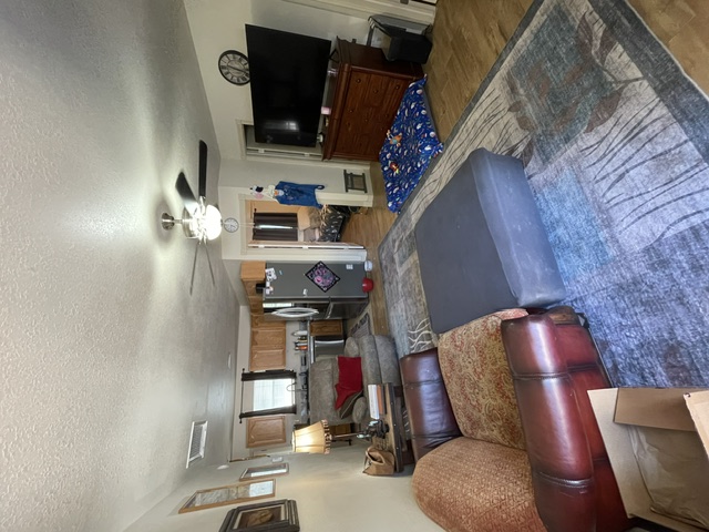 409 S Maple Street Property Photo 3