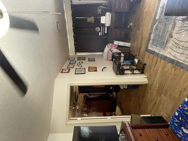 409 S Maple Street Property Photo 4