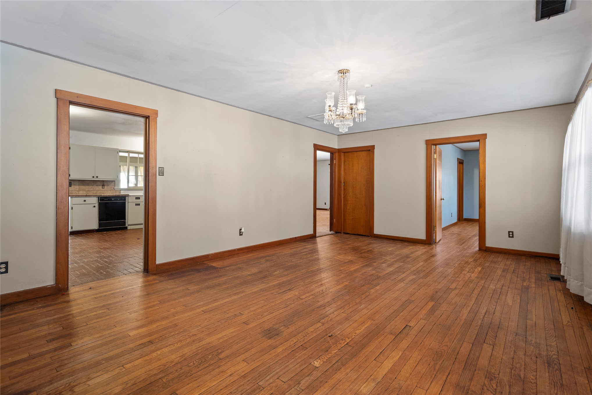 822 Stanley Street Sw Property Photo 5