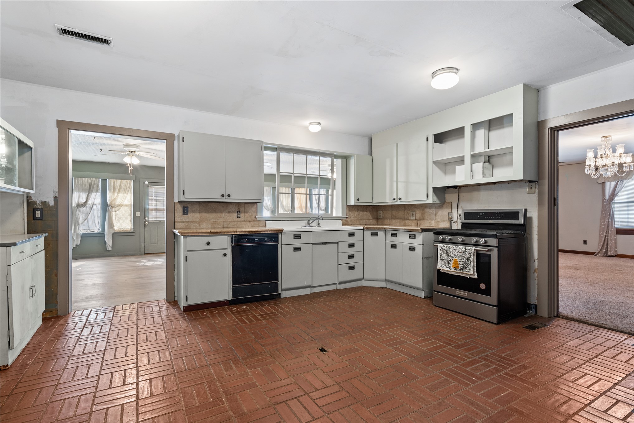 822 Stanley Street Sw Property Photo 7