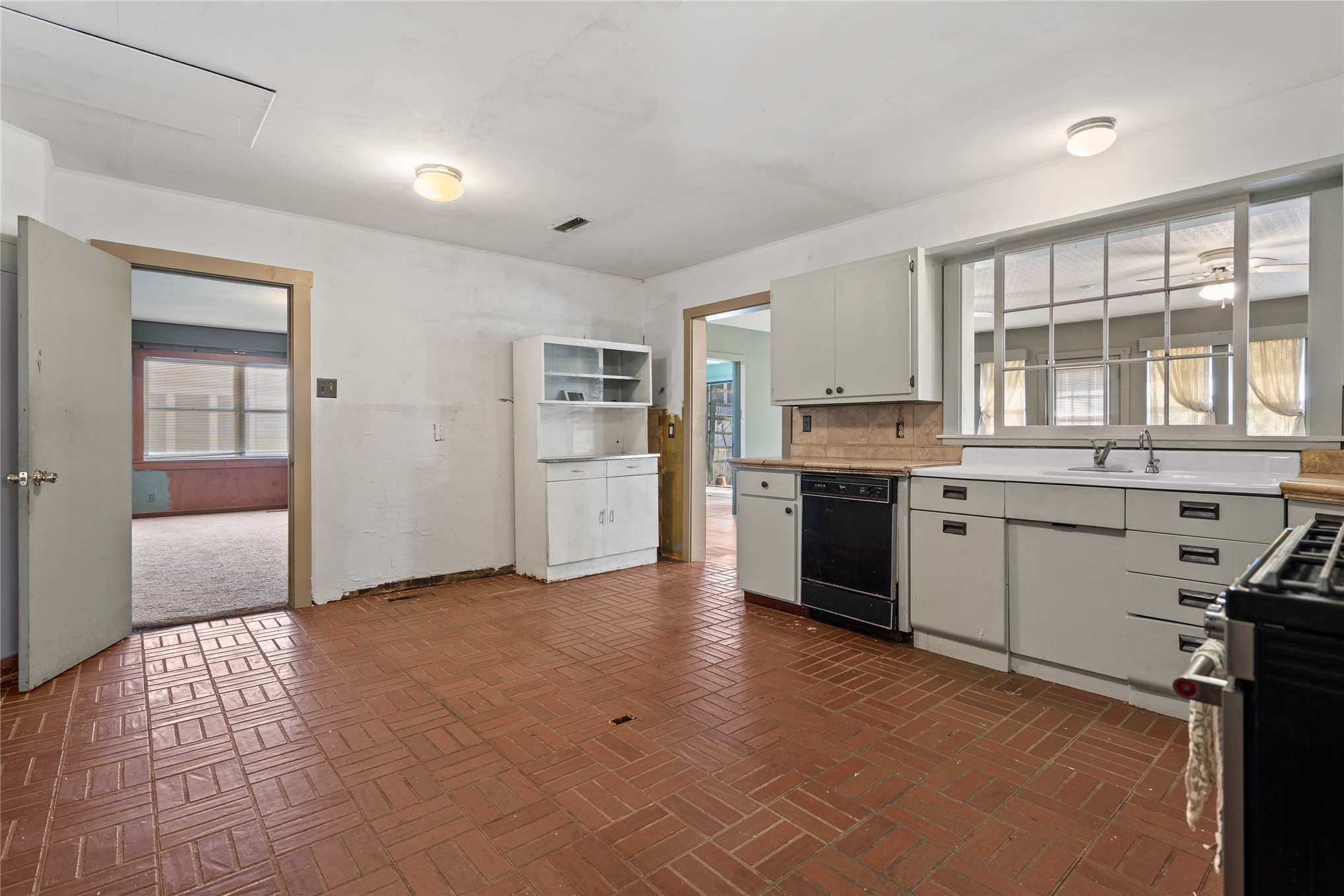 822 Stanley Street Sw Property Photo 8