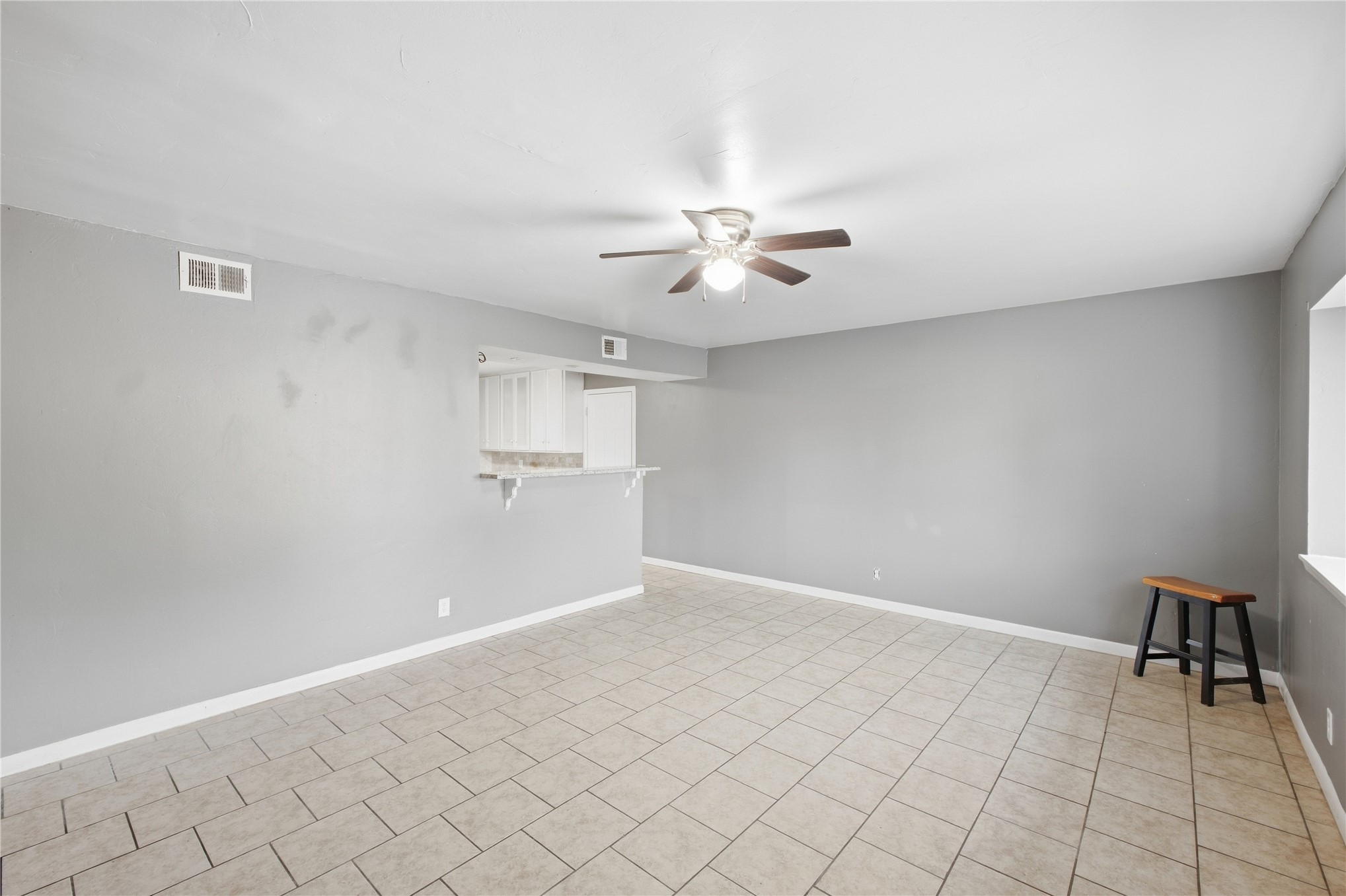 9262 E 58th Street Property Photo 4