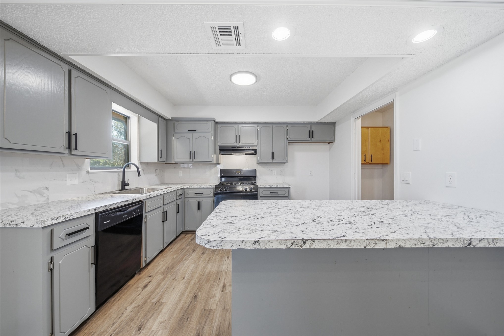 1823 W Ithica Street Property Photo 10