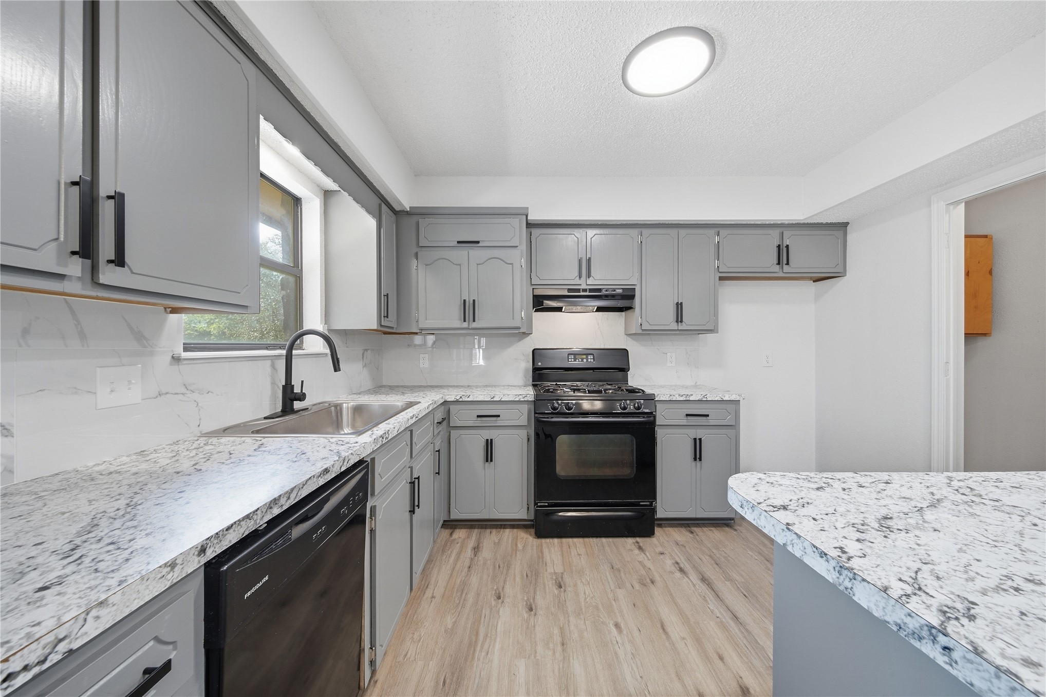 1823 W Ithica Street Property Photo 11