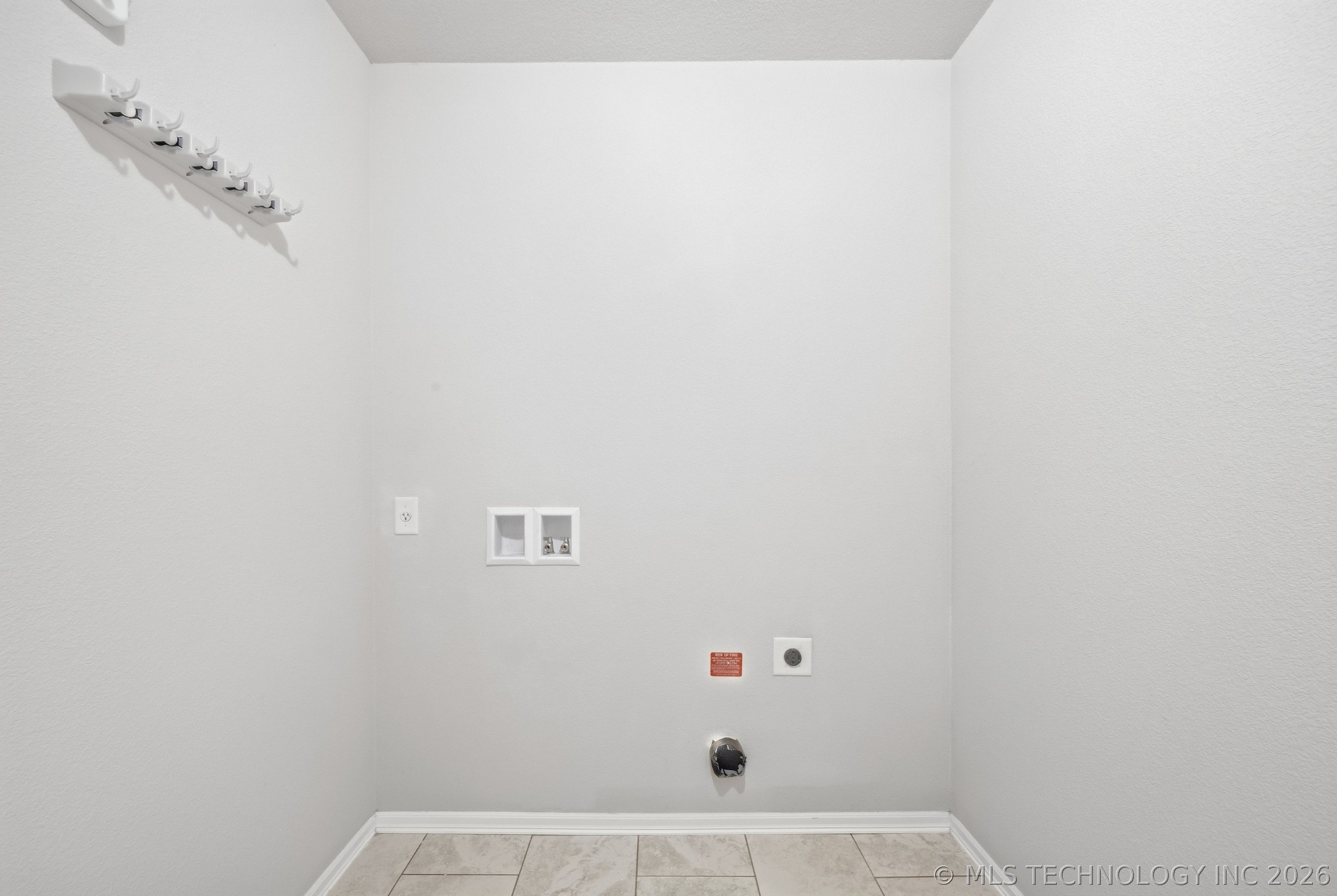 7325 S Joshua Avenue Property Photo 32