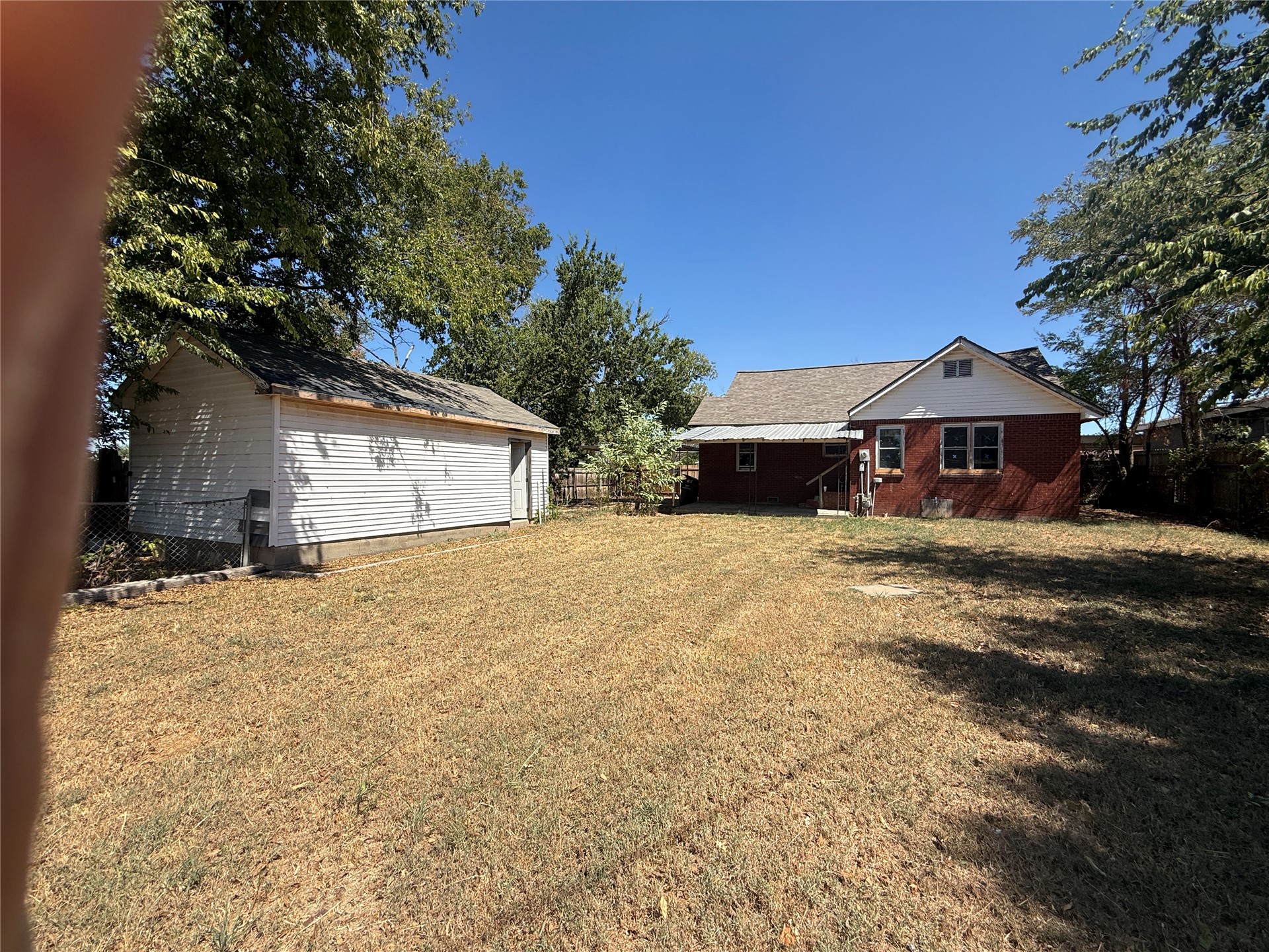 447 Ne Elmhurst Property Photo 4