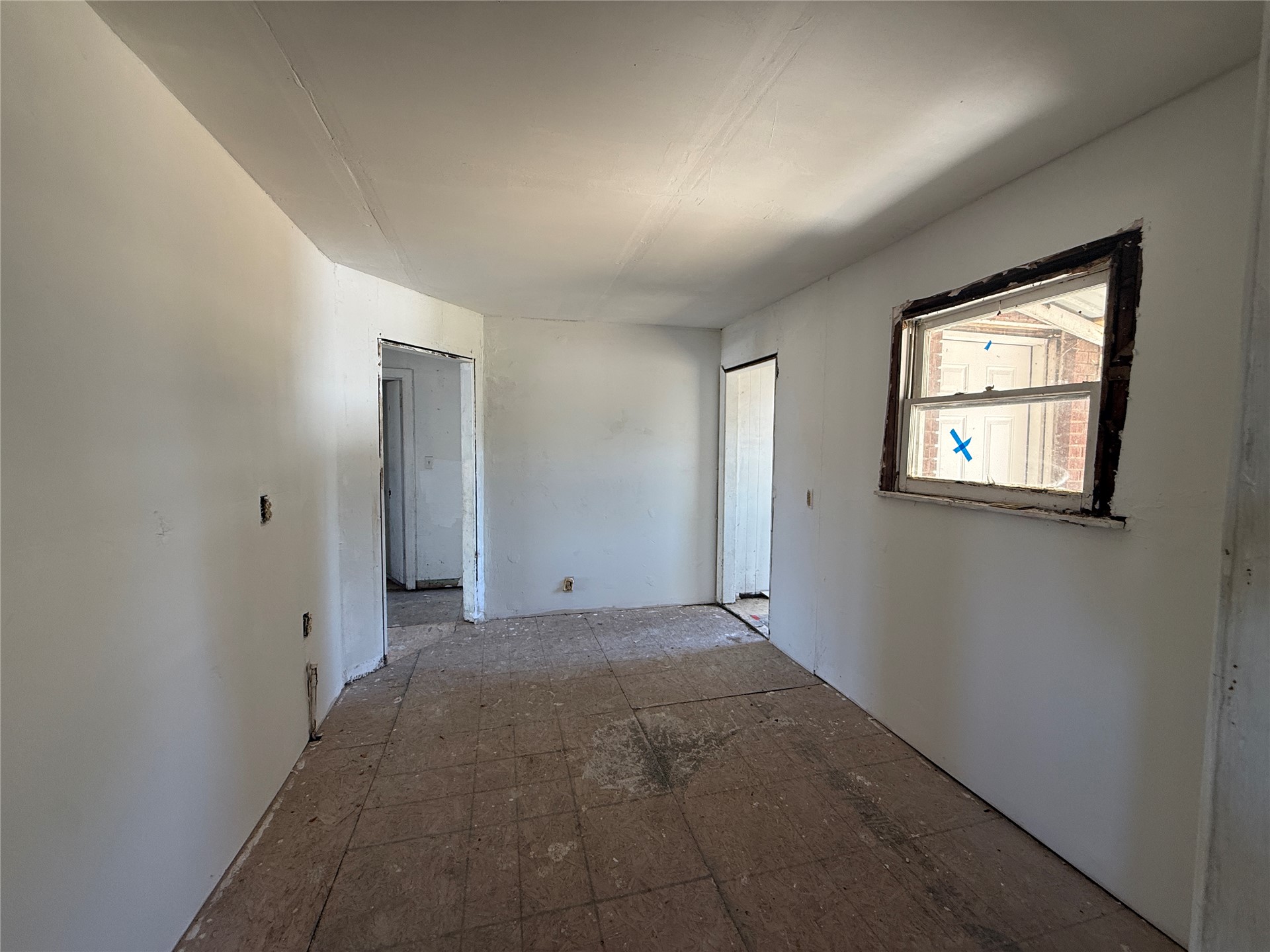 447 Ne Elmhurst Property Photo 10