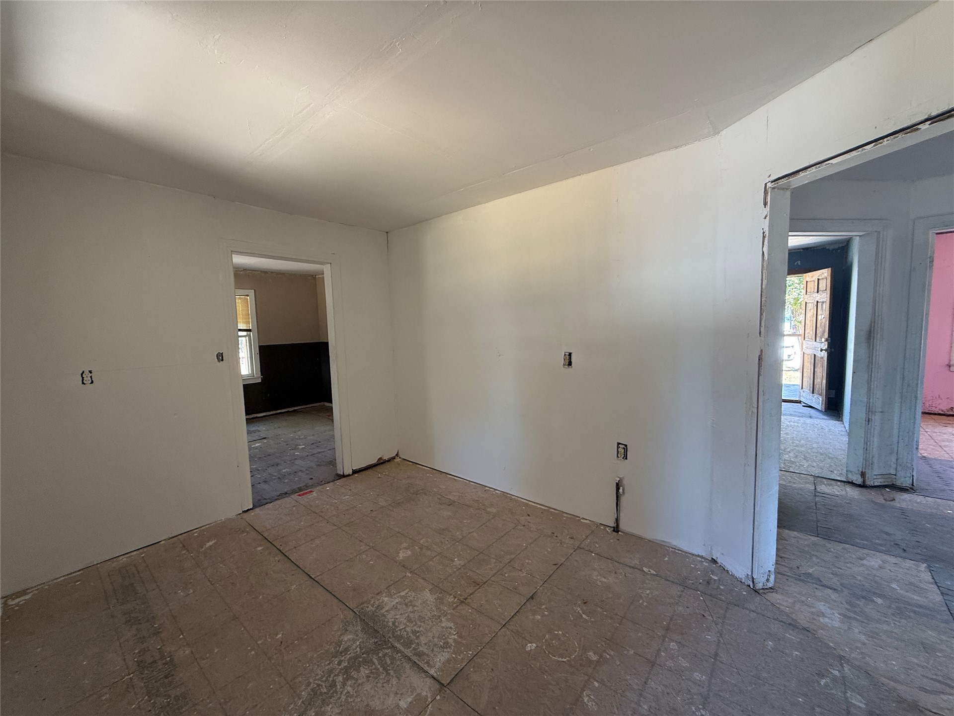 447 Ne Elmhurst Property Photo 11
