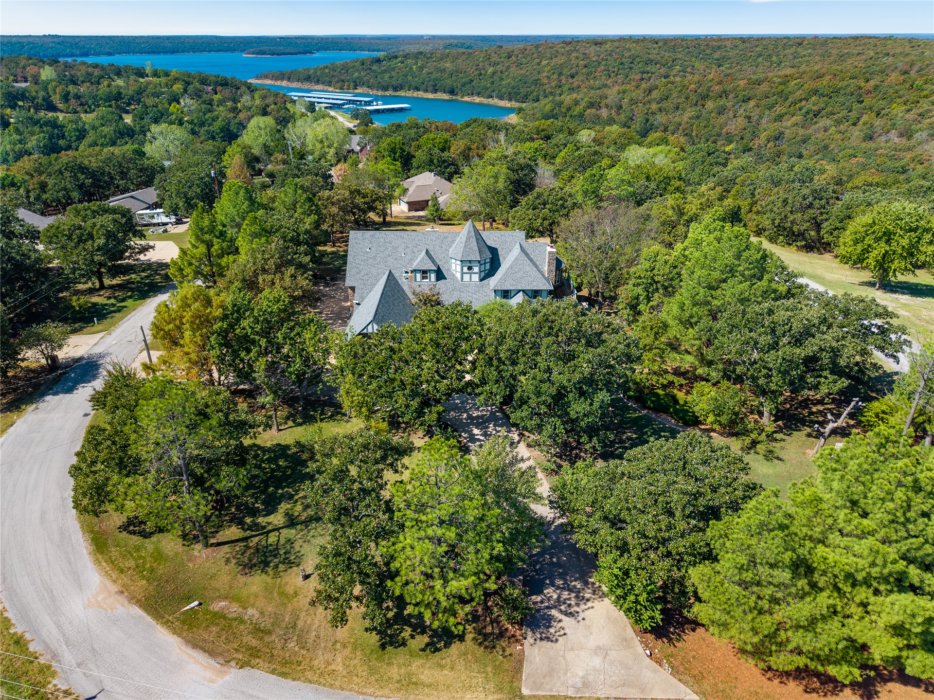 15594 Overlook Drive Property Photo 4