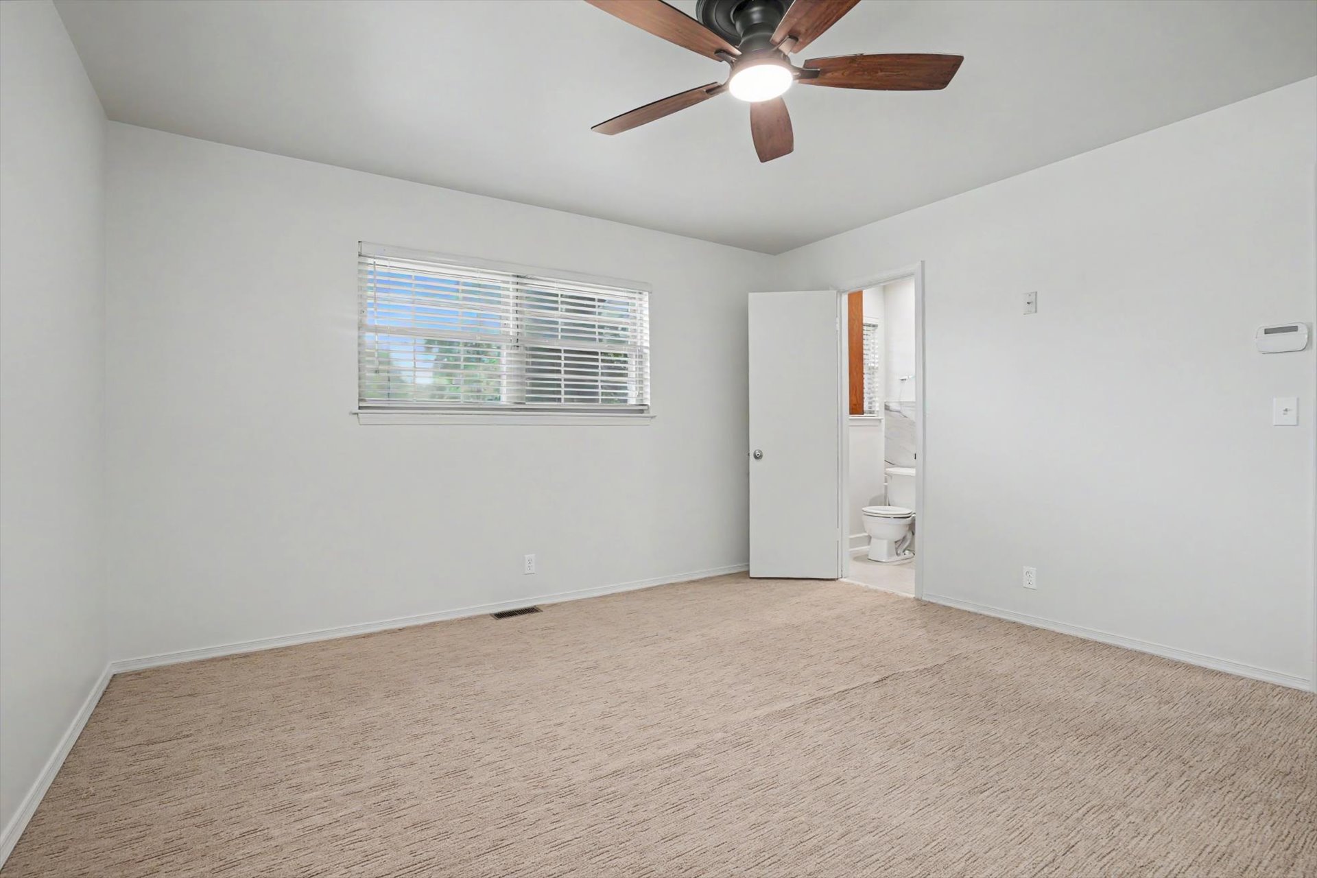 1713 E 60th Street Property Photo 25