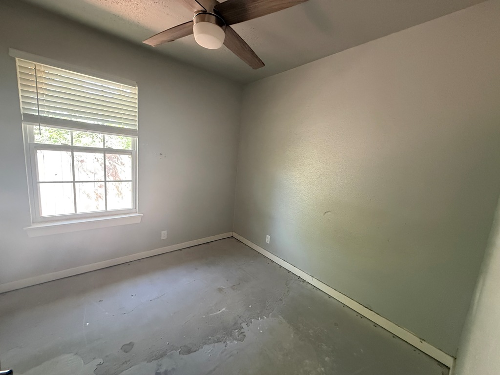 8418 N 116th Avenue Property Photo 6