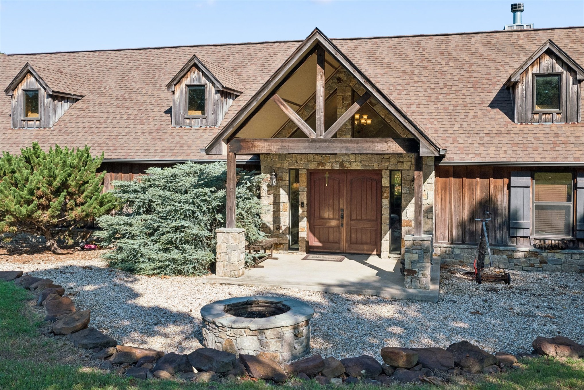 16372 Neel Drive Property Photo 4