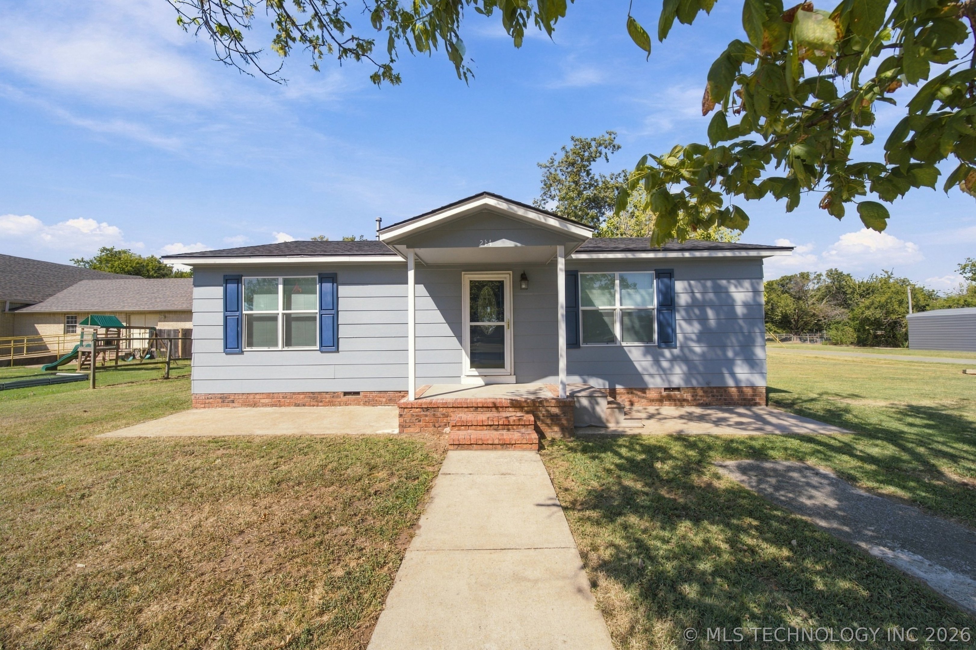 214 N Hughes Street Property Photo 1