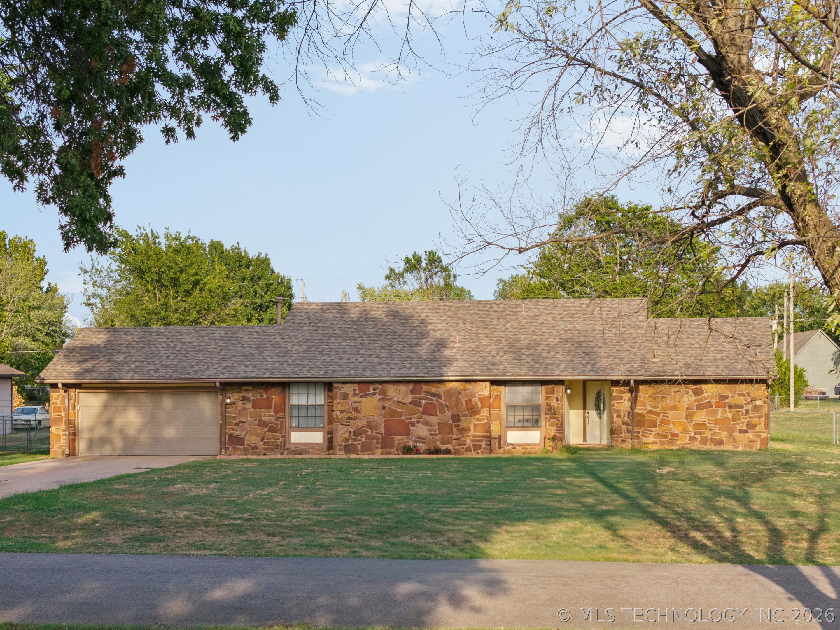 8427 N 170th East Avenue Property Photo 1