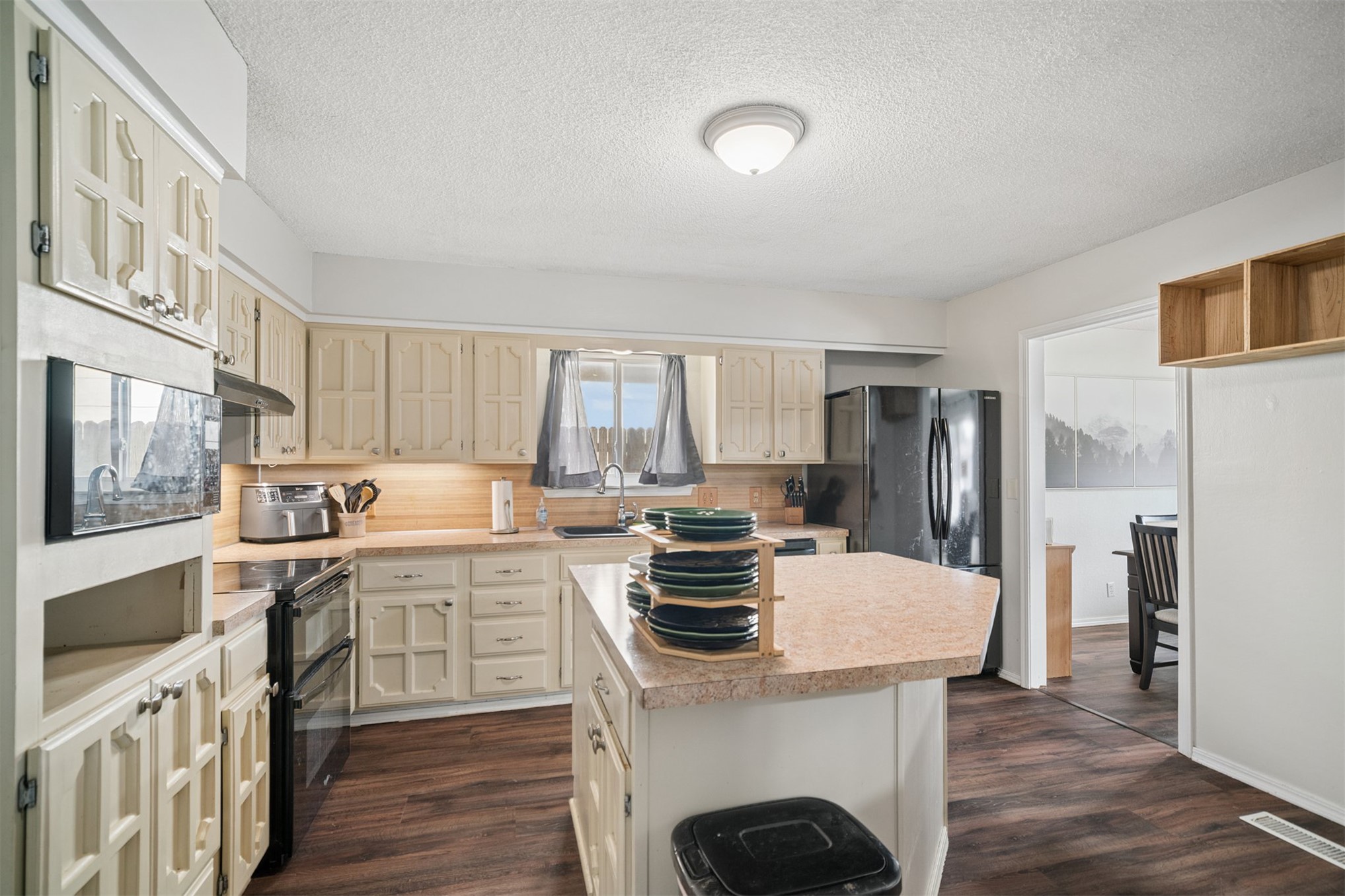 14210 E 36 Street Property Photo 5