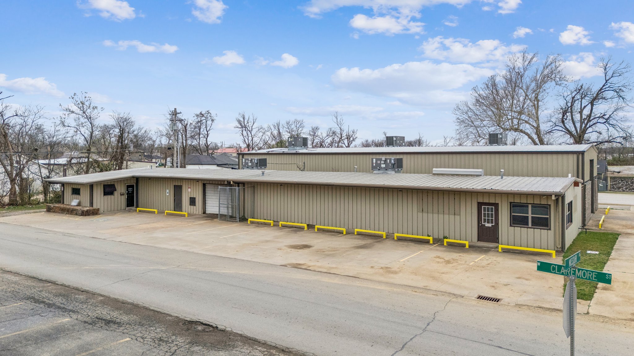 421 W Claremore Street Property Photo 1
