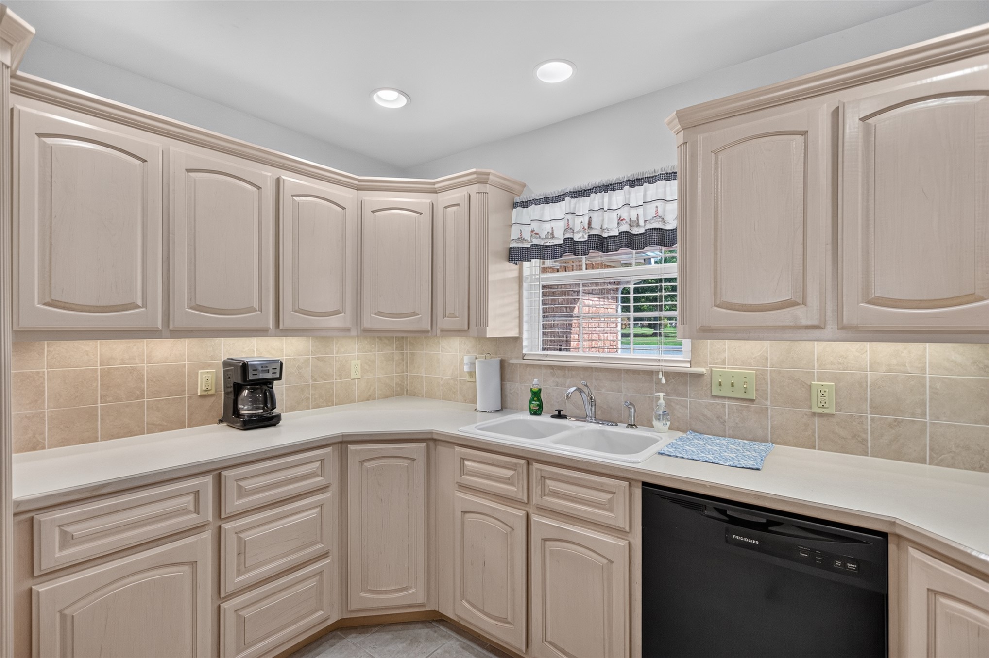86 Maple Road Property Photo 15