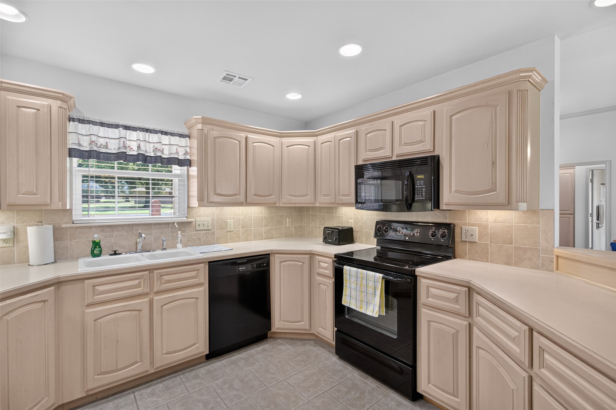 86 Maple Road Property Photo 18