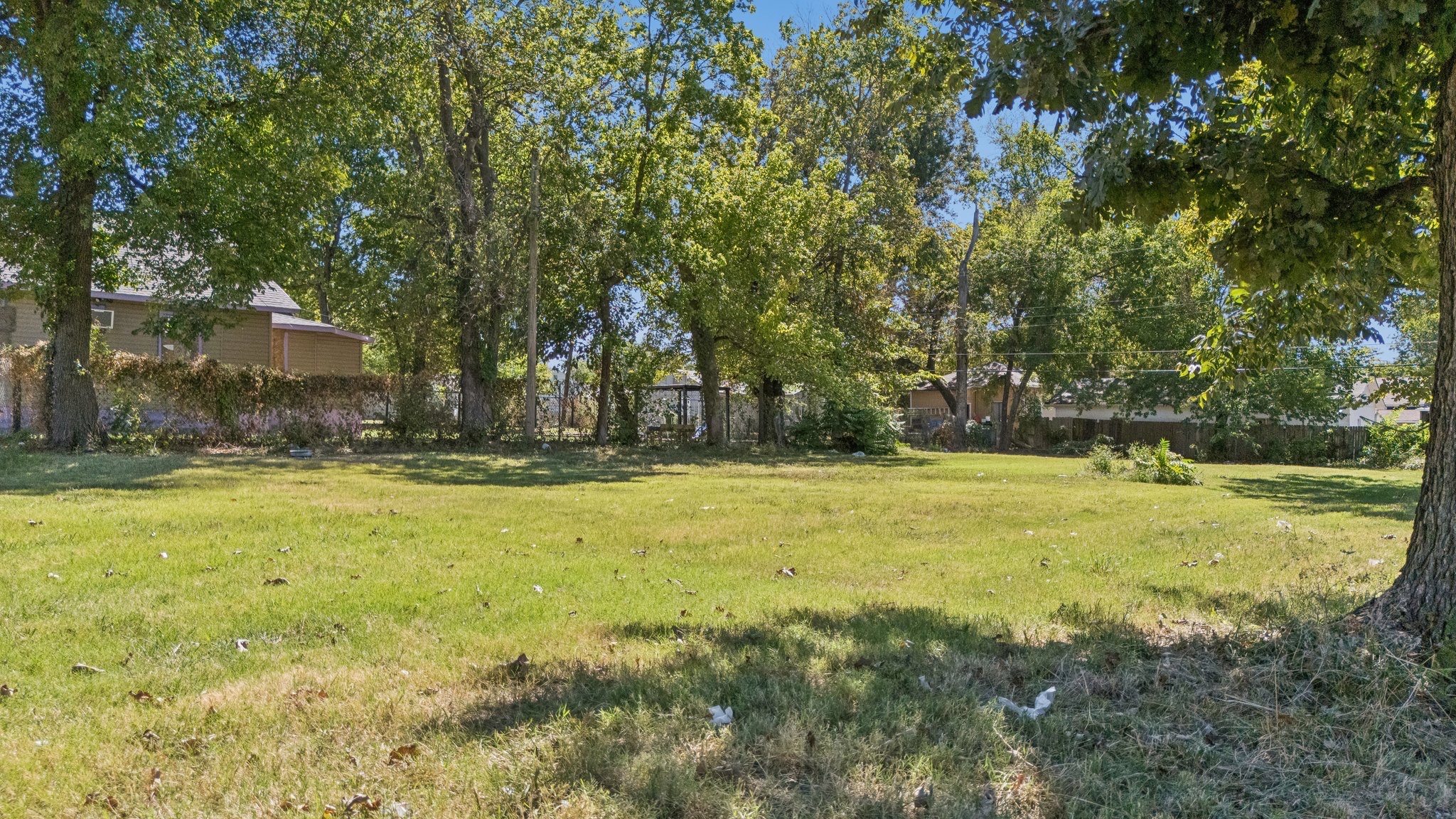2122 E Pine Street Property Photo 3