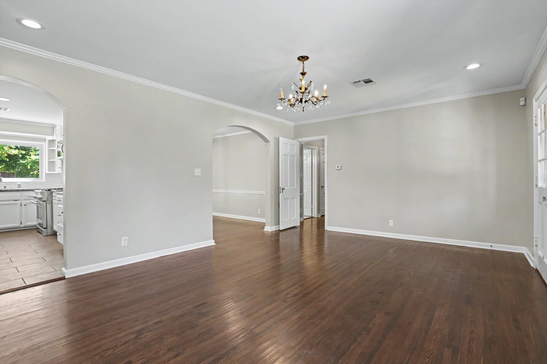 2121 S Louisville Avenue Property Photo 12