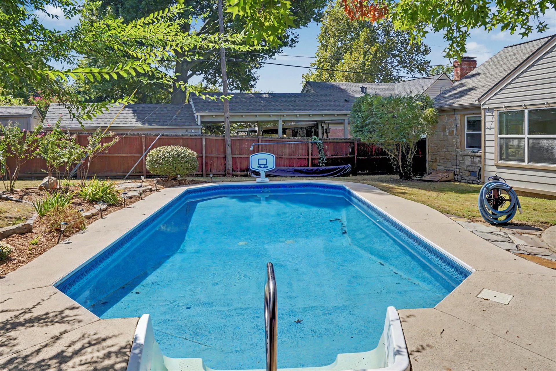 2121 S Louisville Avenue Property Photo 40