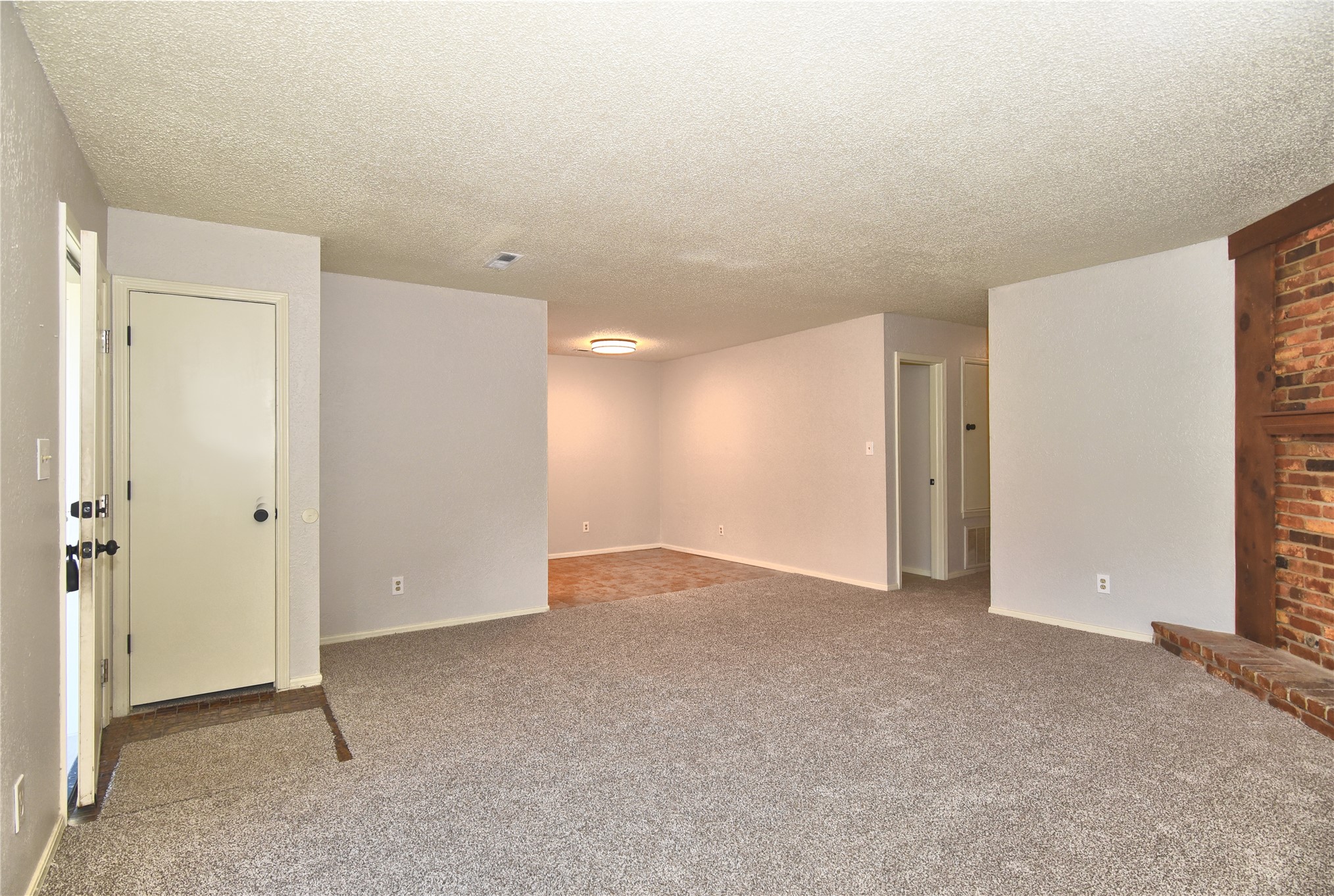 517 W Quantico Street Property Photo 7