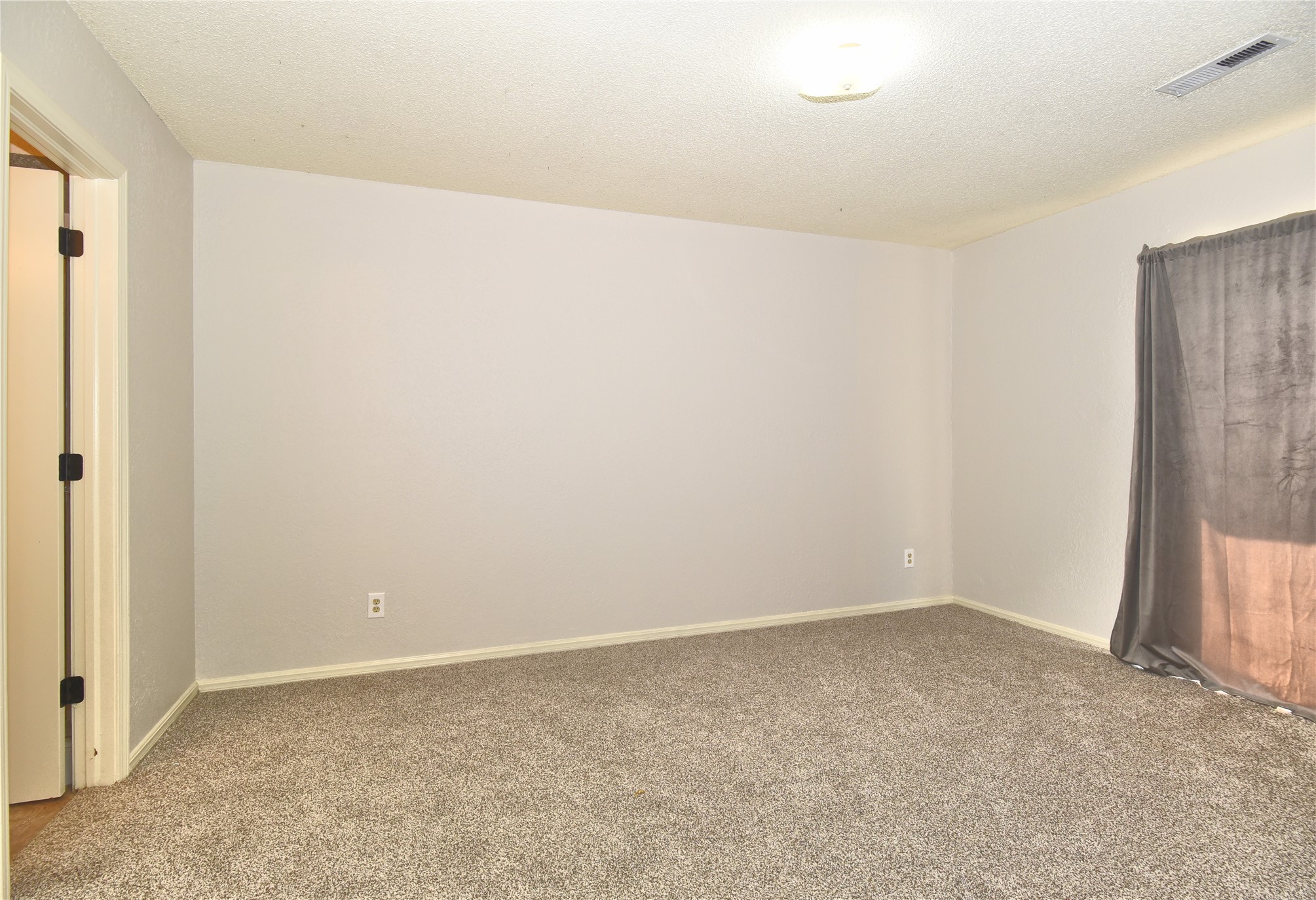517 W Quantico Street Property Photo 15