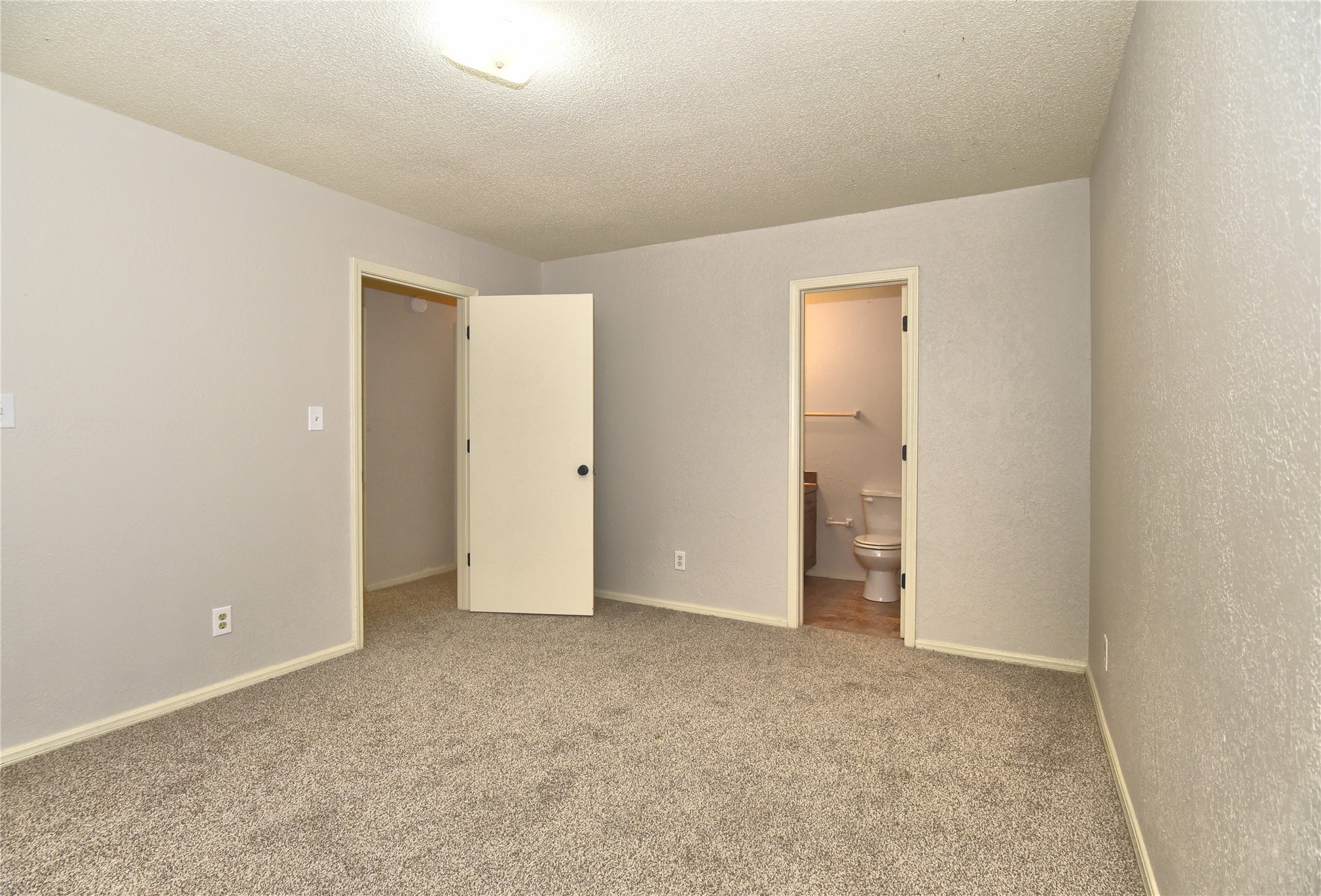 517 W Quantico Street Property Photo 16