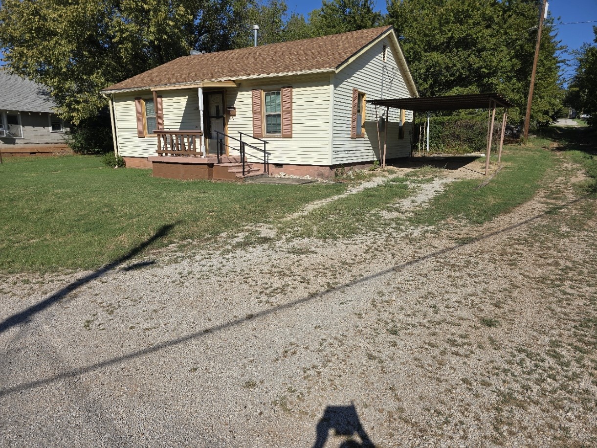 1104 8th Street Property Photo 2