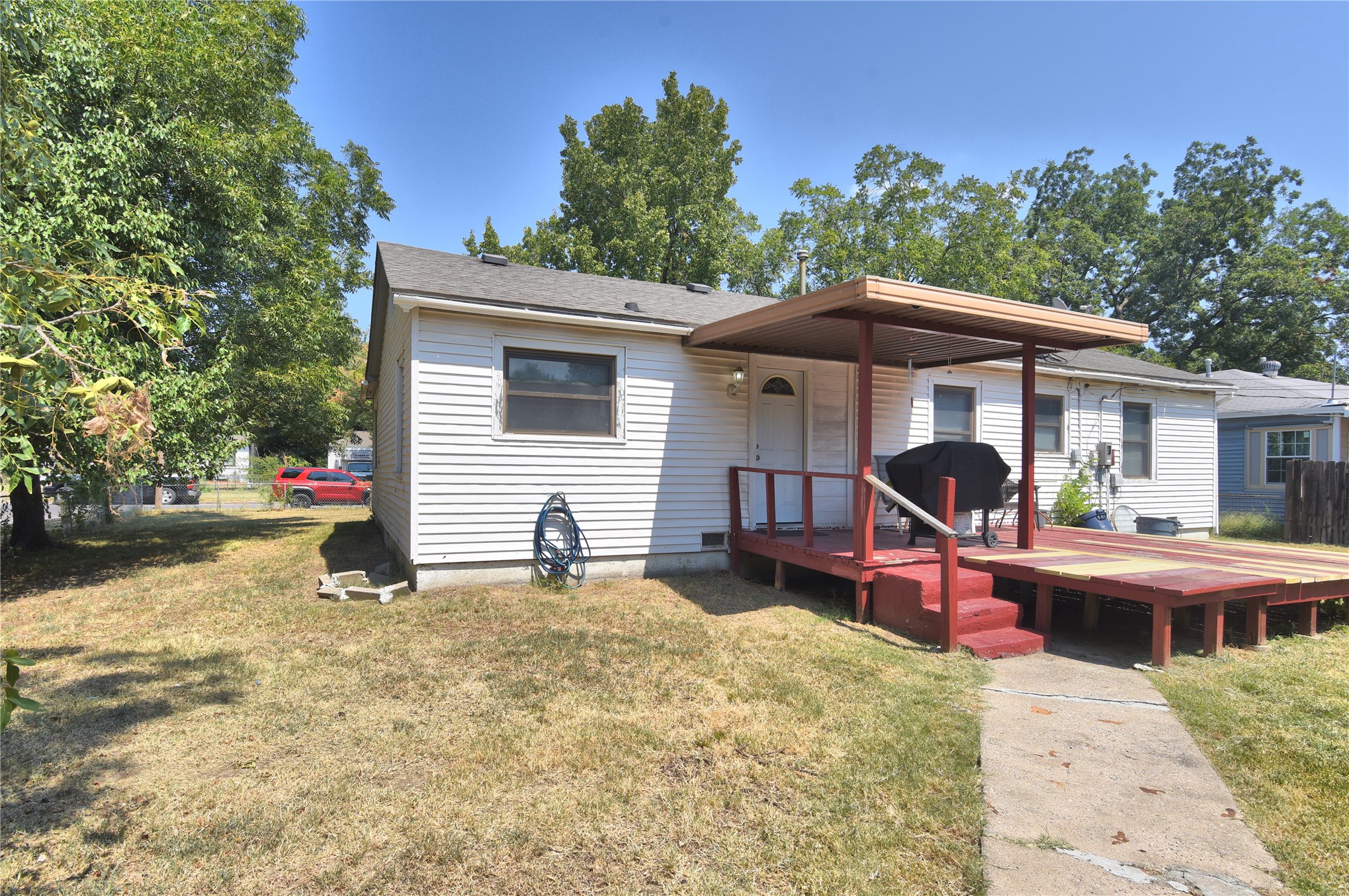 5906 E King Street Property Photo 21