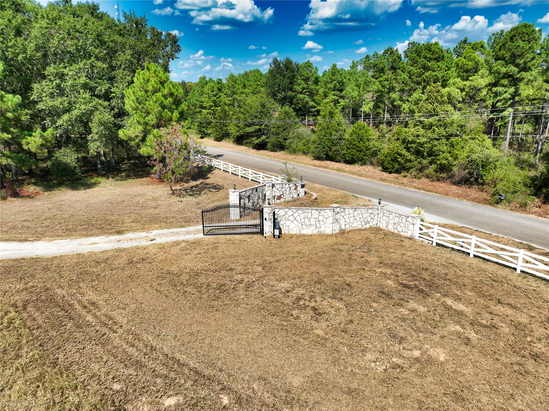 1235 Cade Highway Property Photo 1