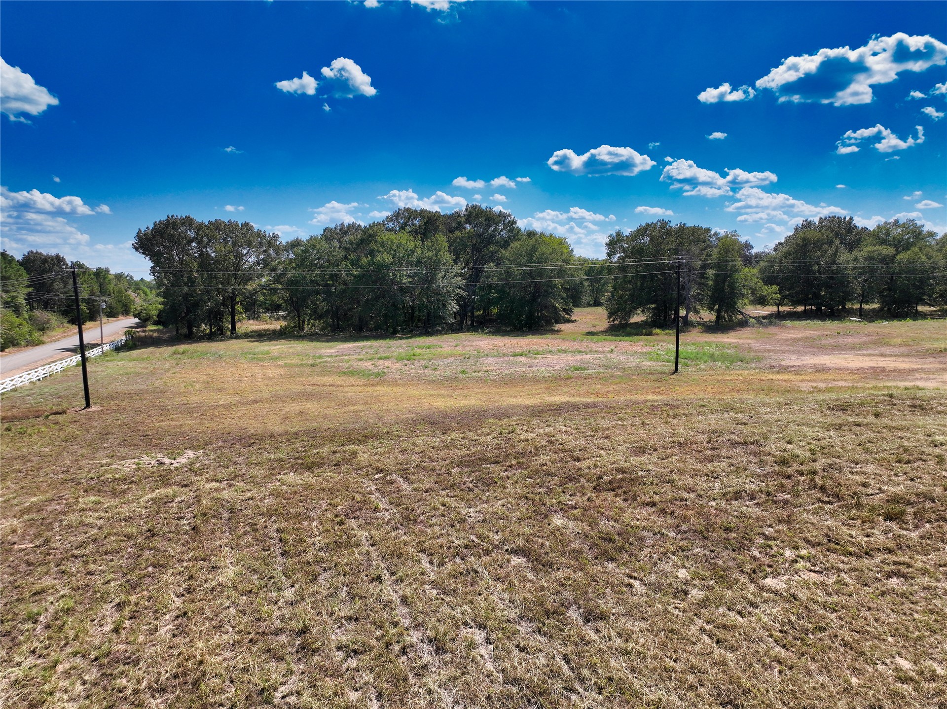 1235 Cade Highway Property Photo 2