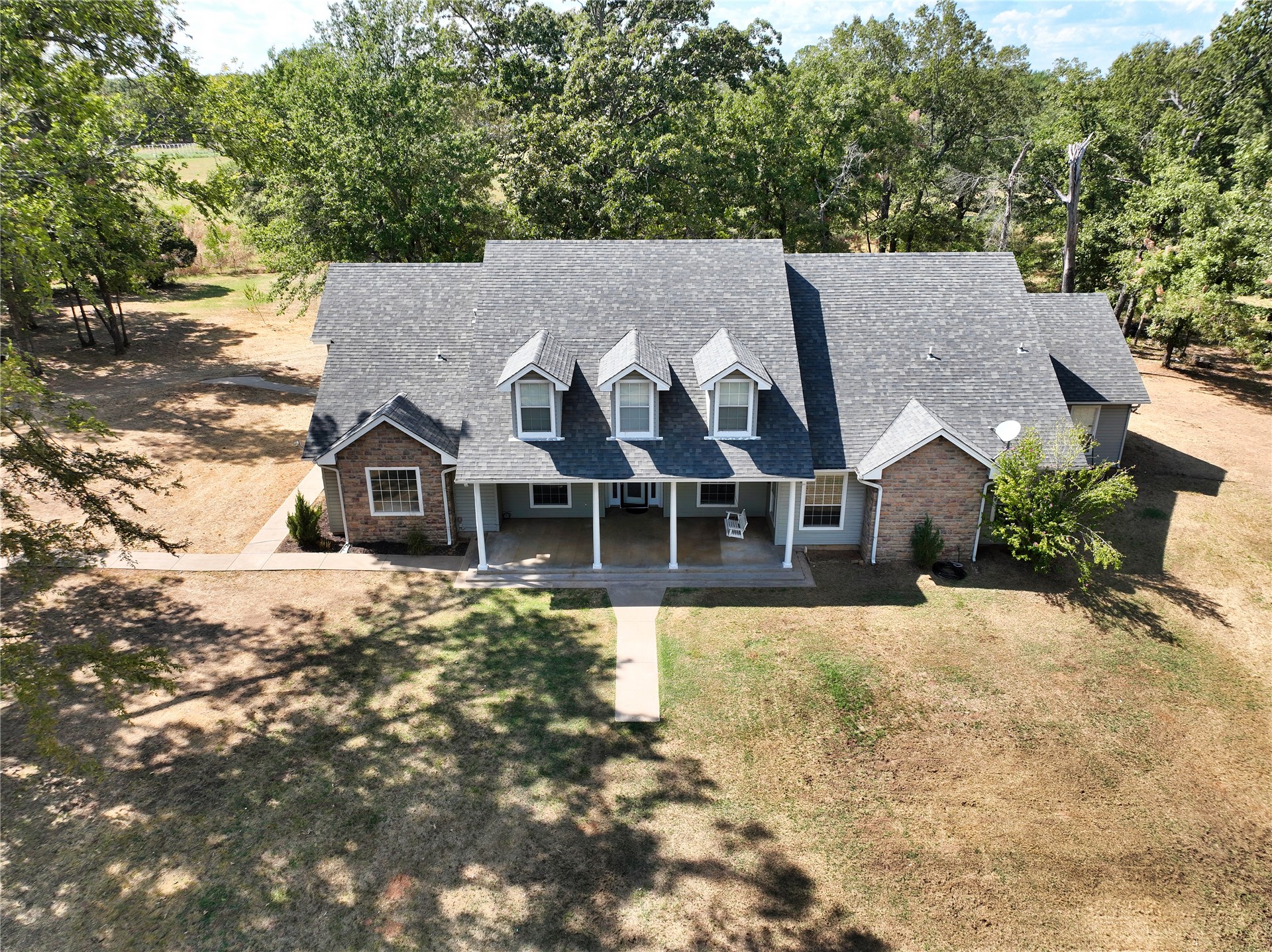 1235 Cade Highway Property Photo 4