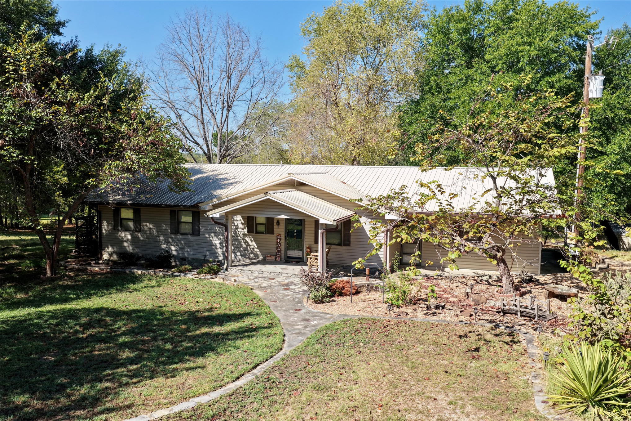 121938 S 4109 Road Property Photo 1