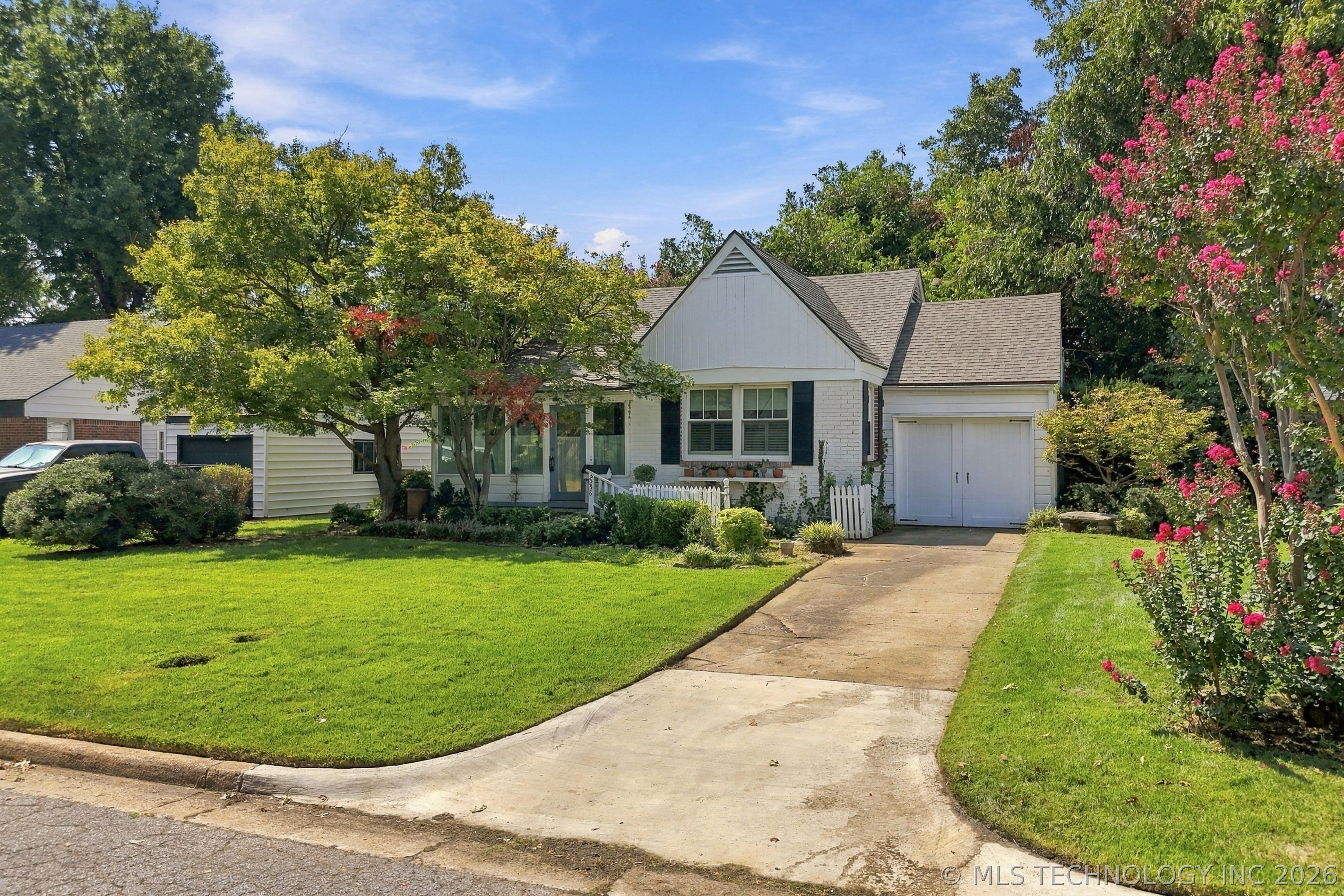 2258 S Delaware Court Property Photo 3