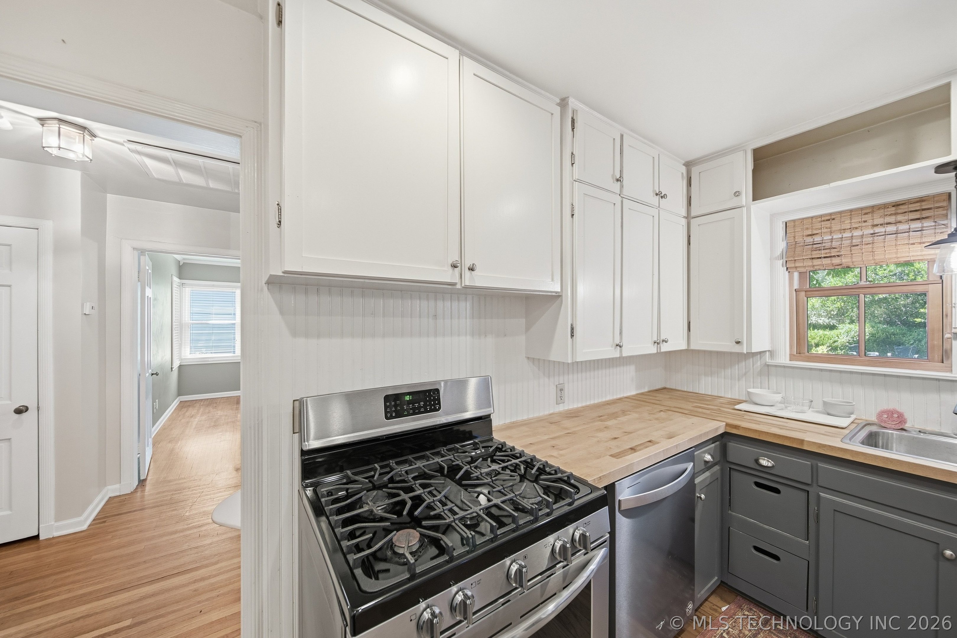 2258 S Delaware Court Property Photo 15