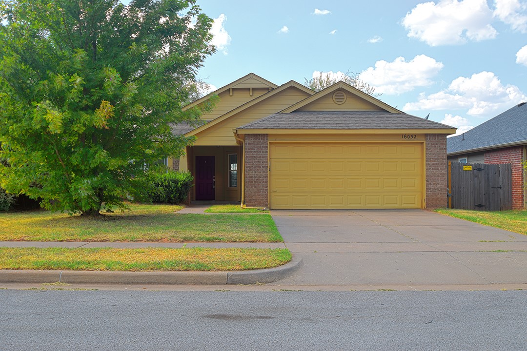 16052 S 83rd East Avenue Property Photo 4