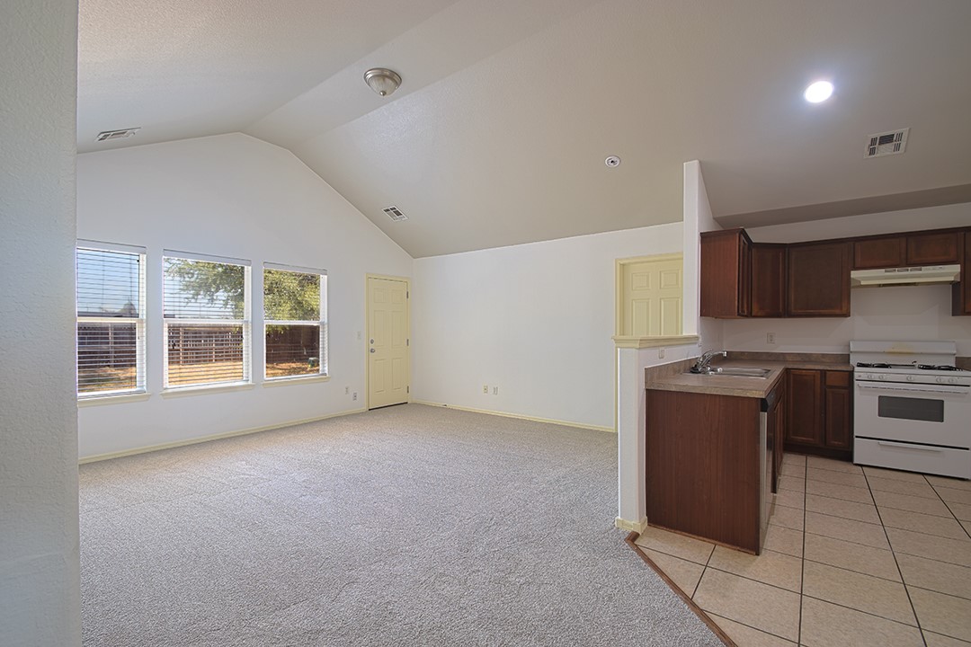 16052 S 83rd East Avenue Property Photo 6
