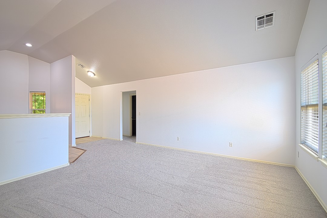 16052 S 83rd East Avenue Property Photo 8