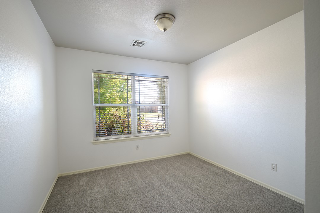 16052 S 83rd East Avenue Property Photo 13