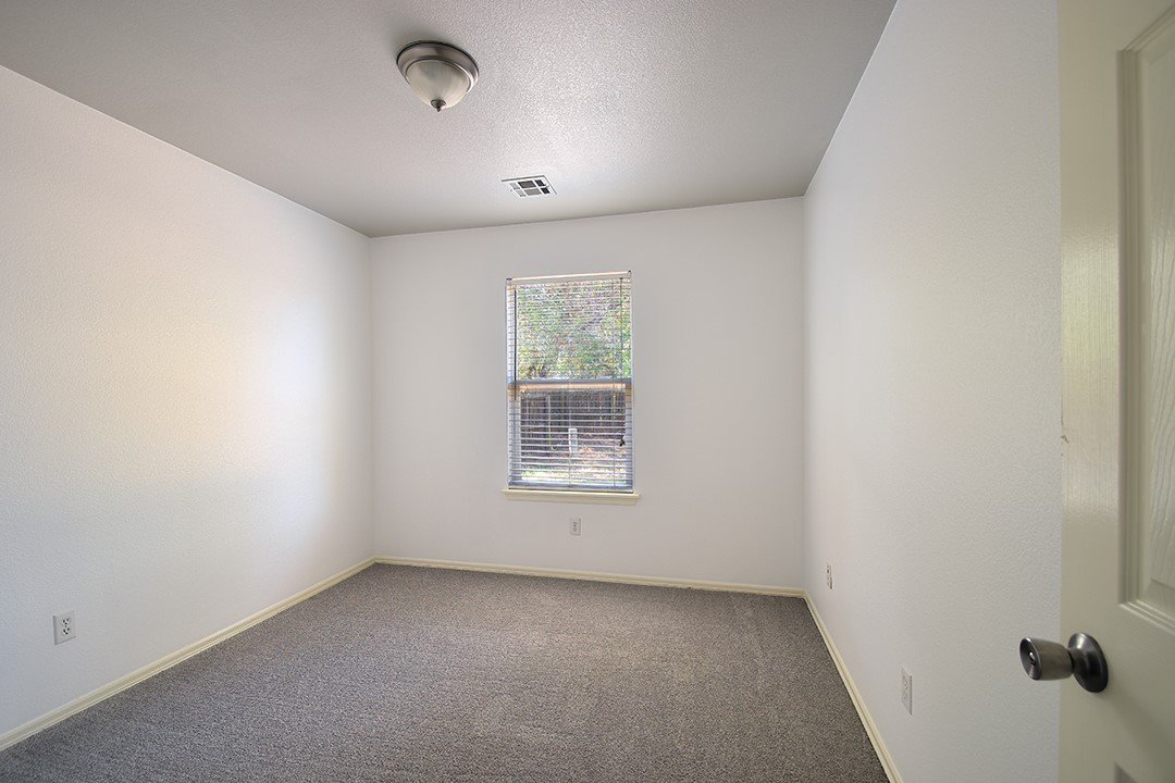 16052 S 83rd East Avenue Property Photo 14