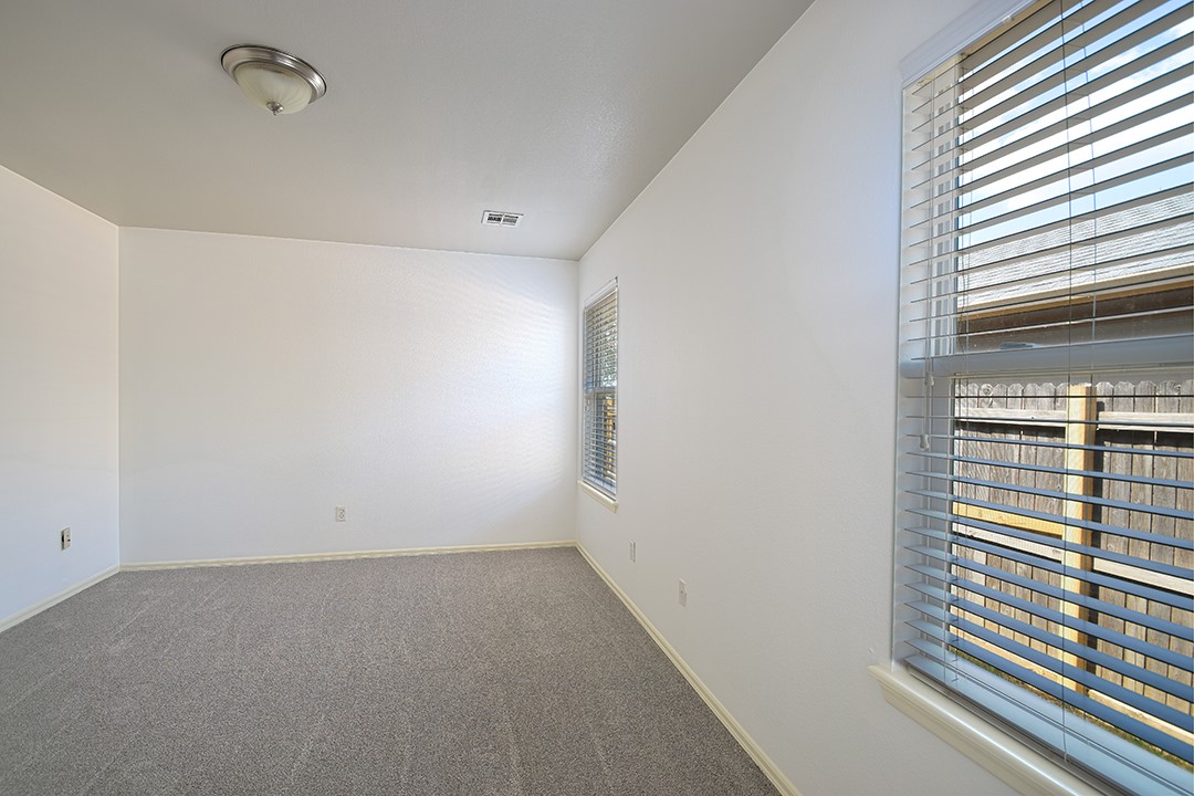16052 S 83rd East Avenue Property Photo 18