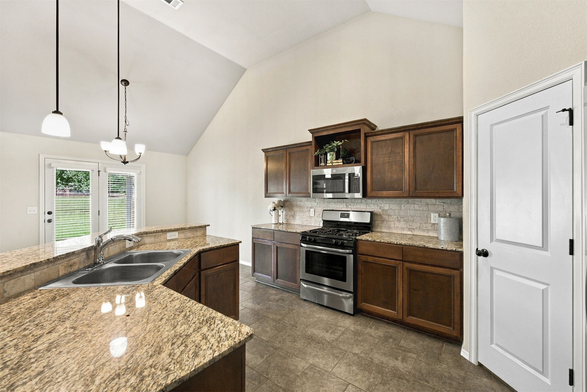 2612 W Van Buren Court Property Photo 16
