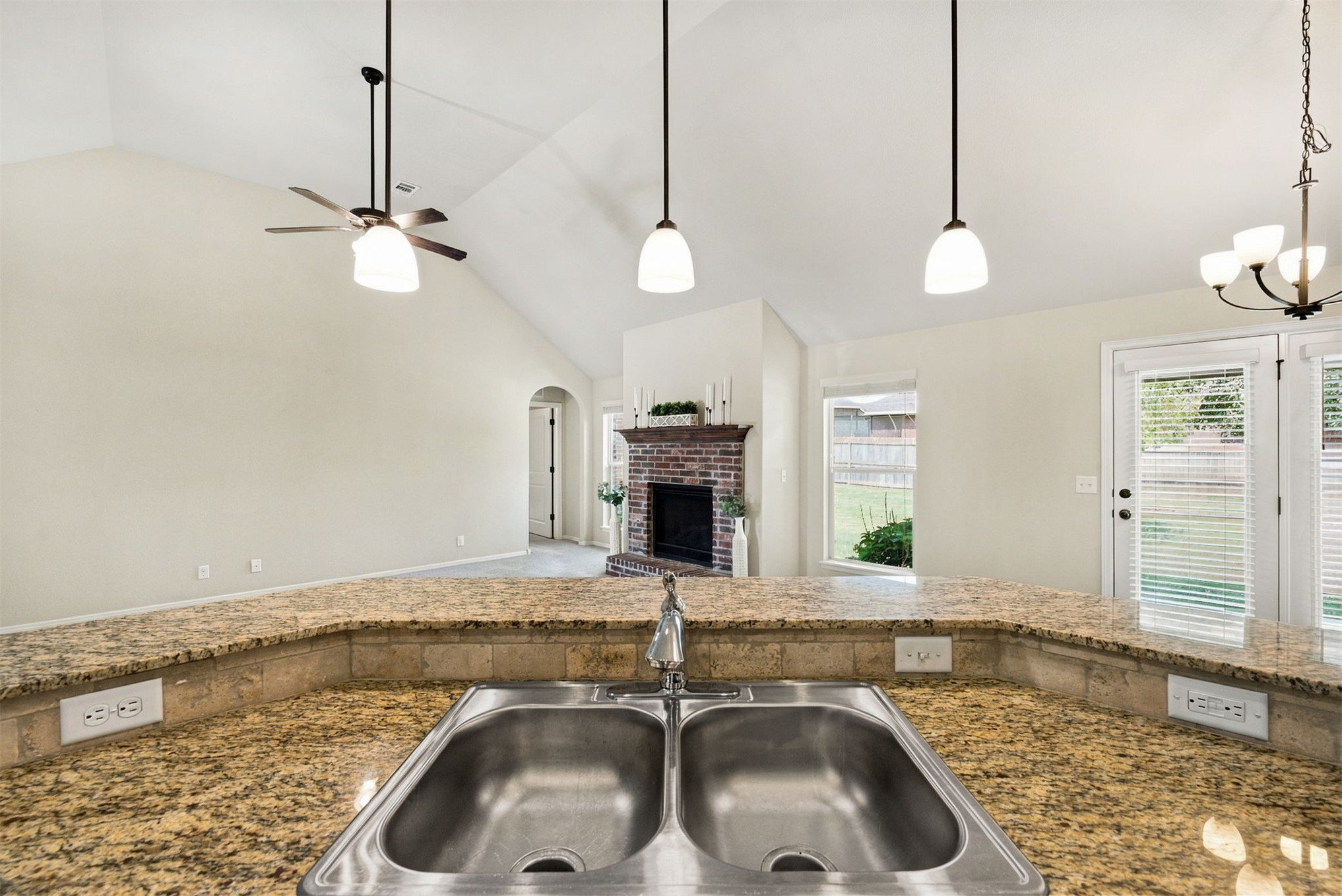 2612 W Van Buren Court Property Photo 17