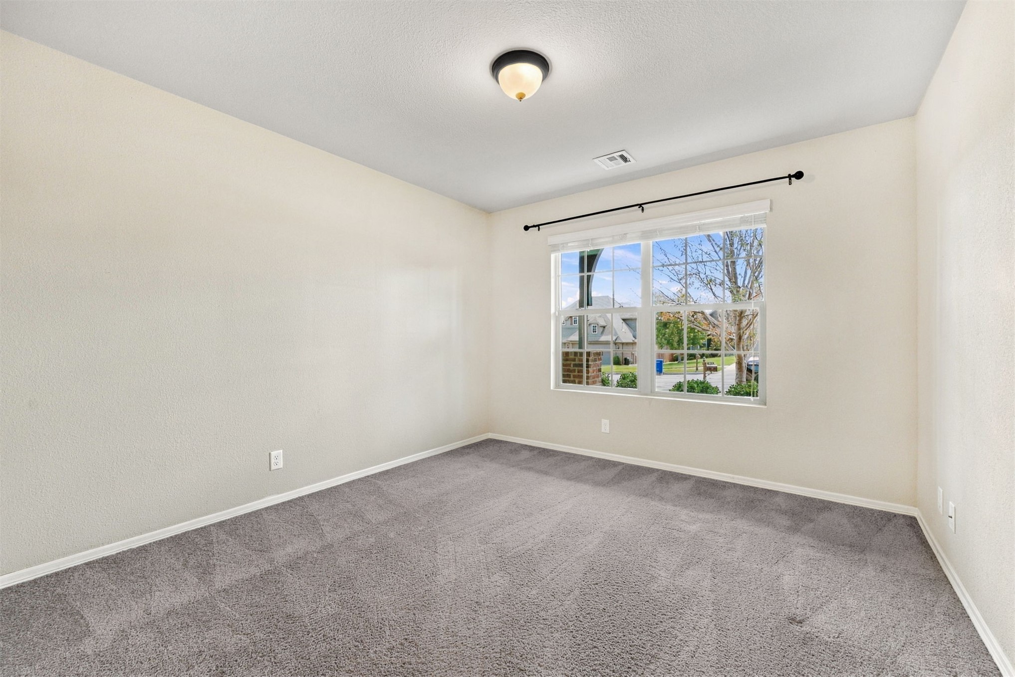 2612 W Van Buren Court Property Photo 31