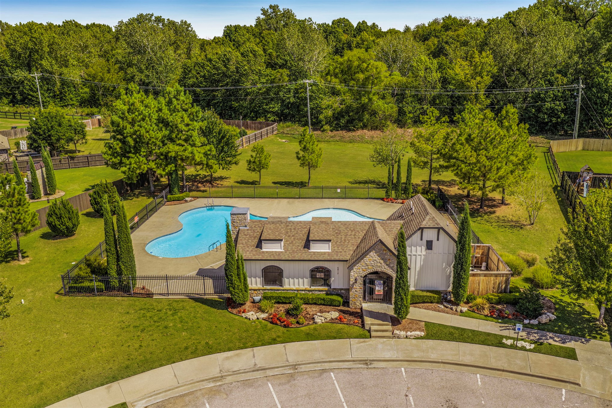 2612 W Van Buren Court Property Photo 41