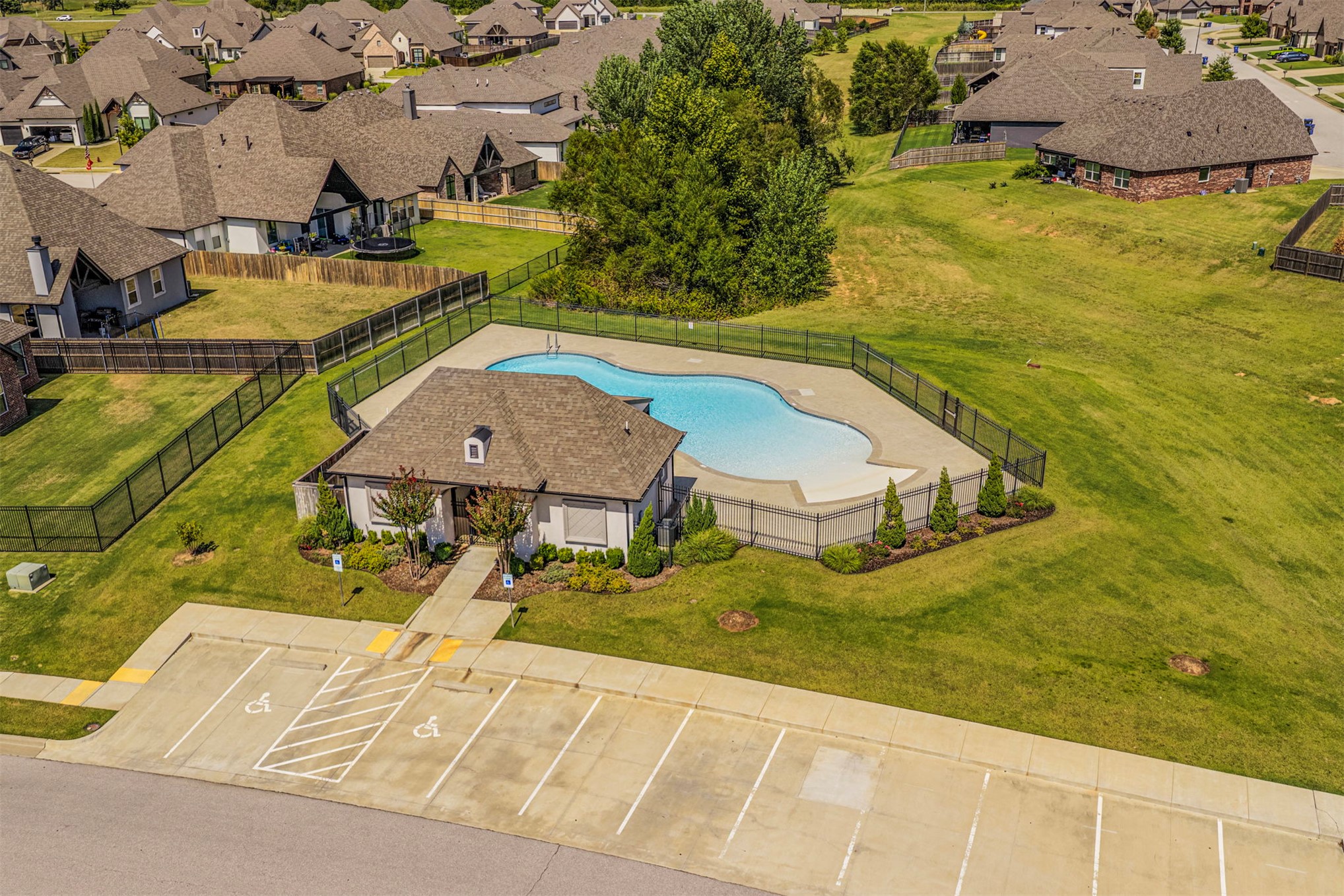 2612 W Van Buren Court Property Photo 47