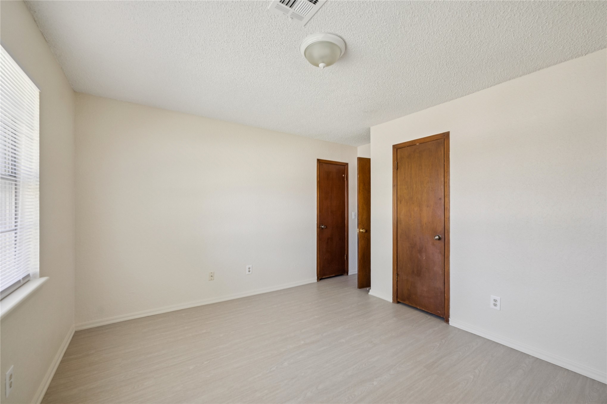 8966 E 56th Place Property Photo 17