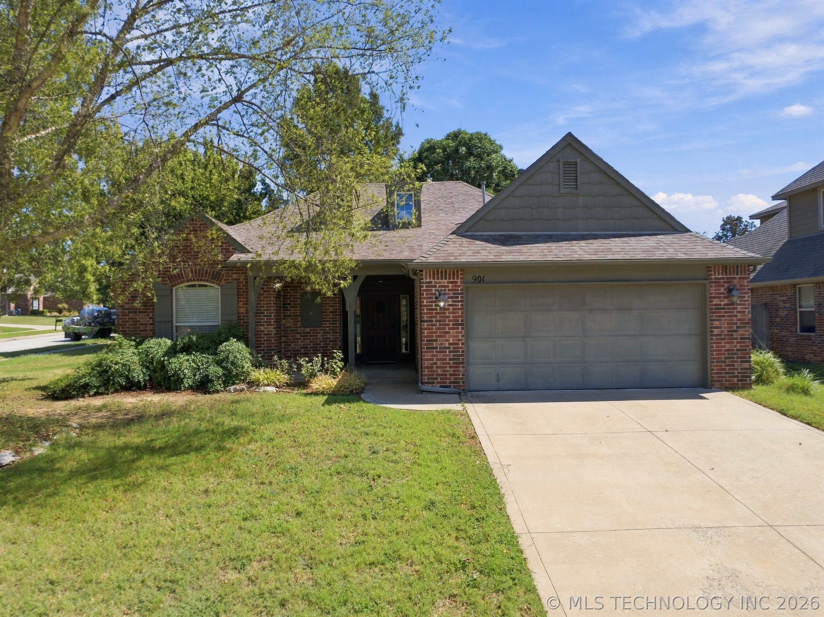 901 S 71st Street Property Photo 1